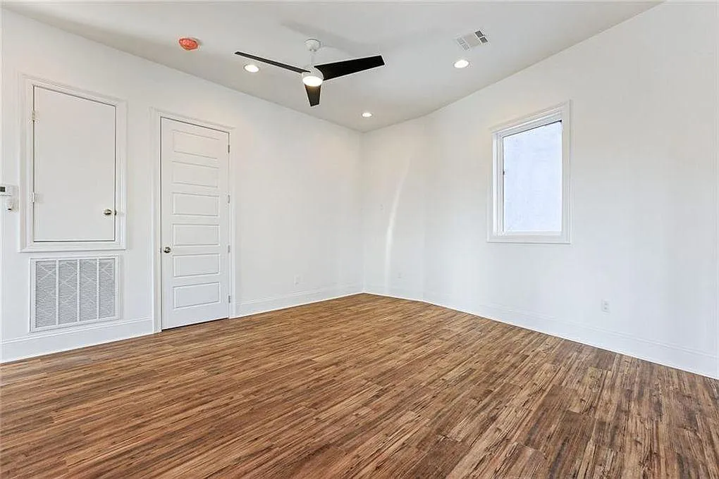 2315 Barracks St — Photo 4