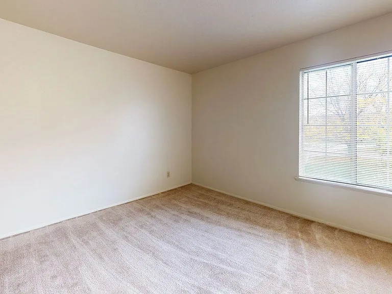 Trappers Cove Apartments — Photo 44