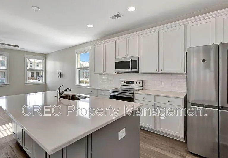 7811 Park Gate Dr — Photo 8