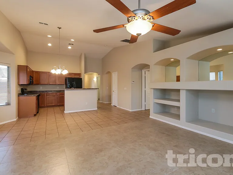 11791 W Belmont Dr — Photo 4
