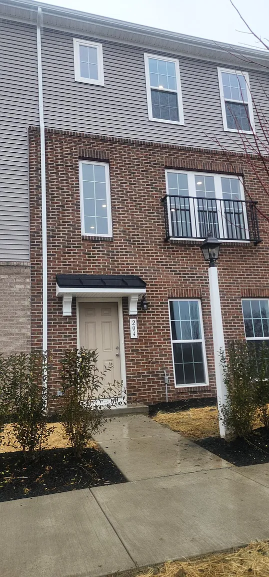 204 Gress Rd #204 photo 1