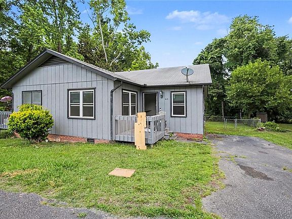 2nd image of 611 & 613 Brookdale Dr