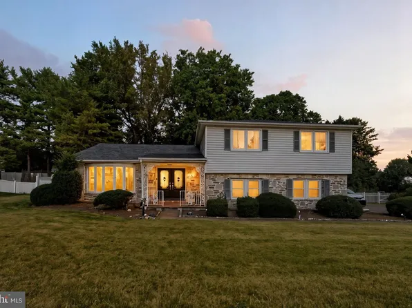 985 Milkweed Ln, Huntingdon Valley, PA 19006