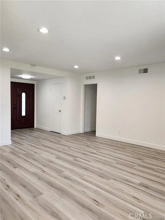 3 bed, 1718 sqft, $4,950 — Photo 4