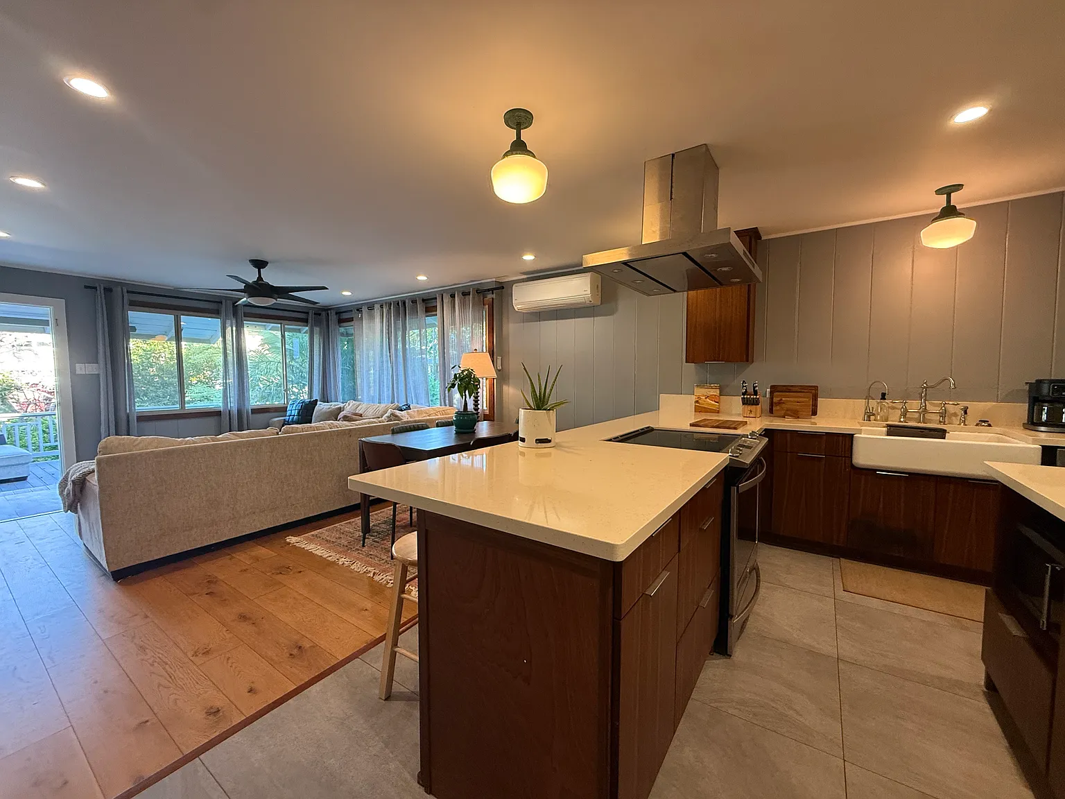 3 bed, 1000 sqft, $5,500 — Photo 4