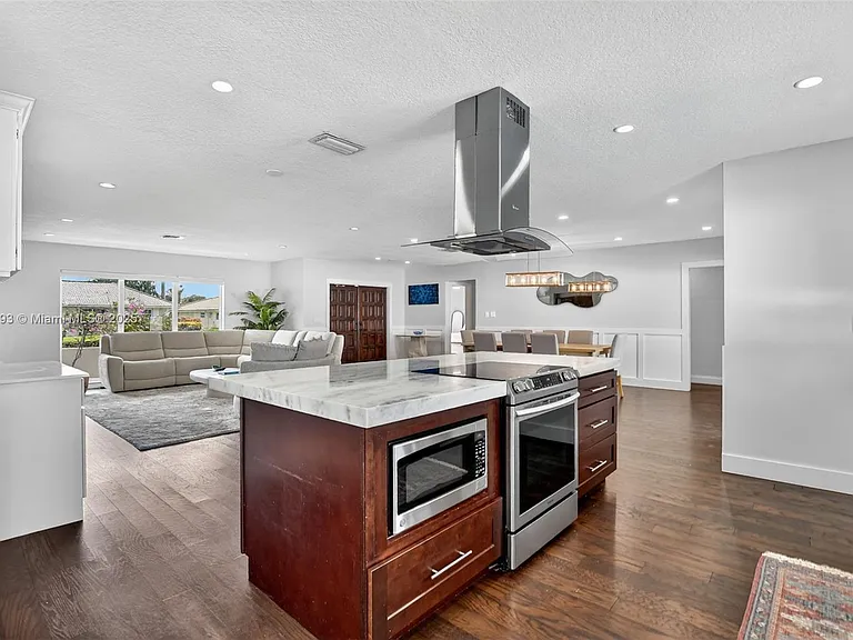 5660 Golfway Dr — Photo 12