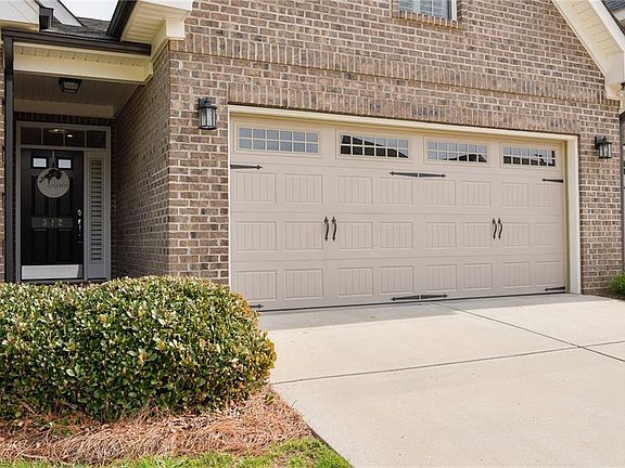 3rd image of 312 Lawrence Dr