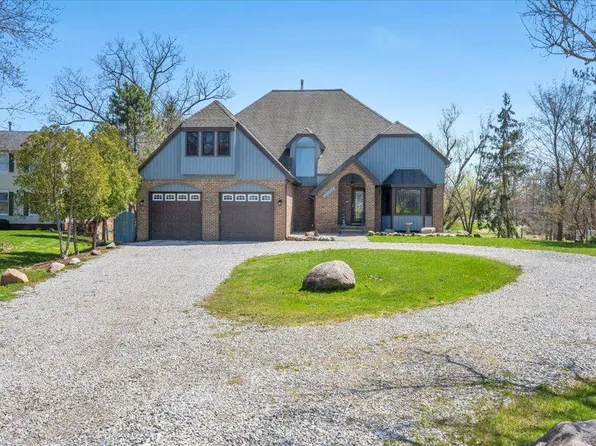 23035 Meridian Rd, Grosse Ile, MI 48138