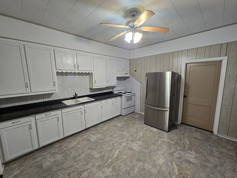 5195 Seale Rd — Photo 9