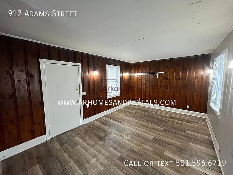 912 Adams St — Photo 8