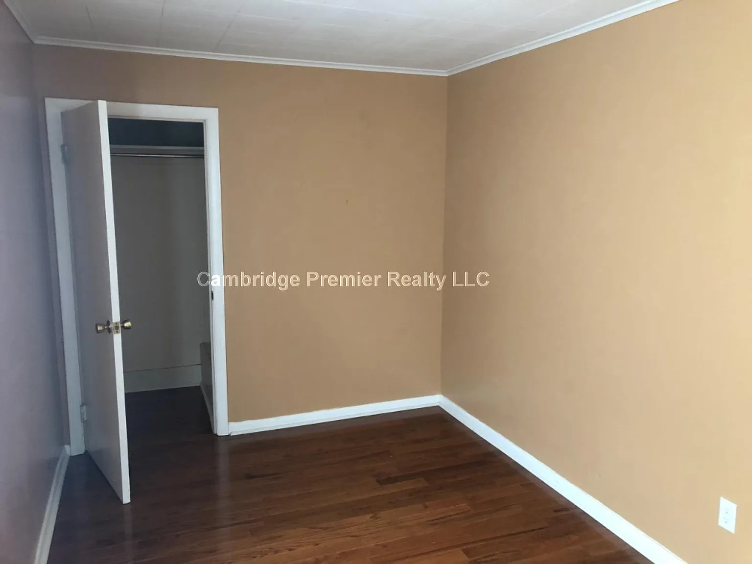 3 bed, 9999 sqft, $2,800 — Photo 3