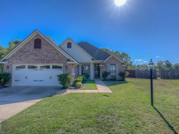 690 Fox Nest Cir, Haughton, LA 71037