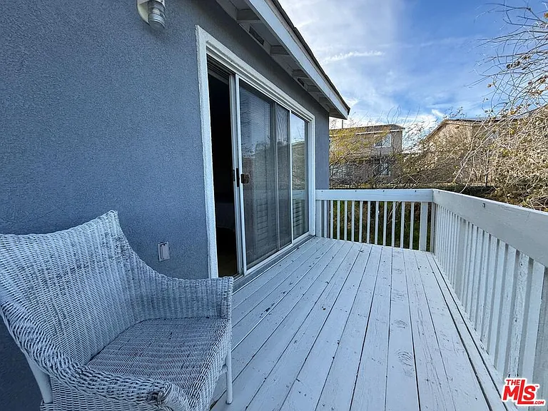 719 W Avenue Q10 — Photo 27