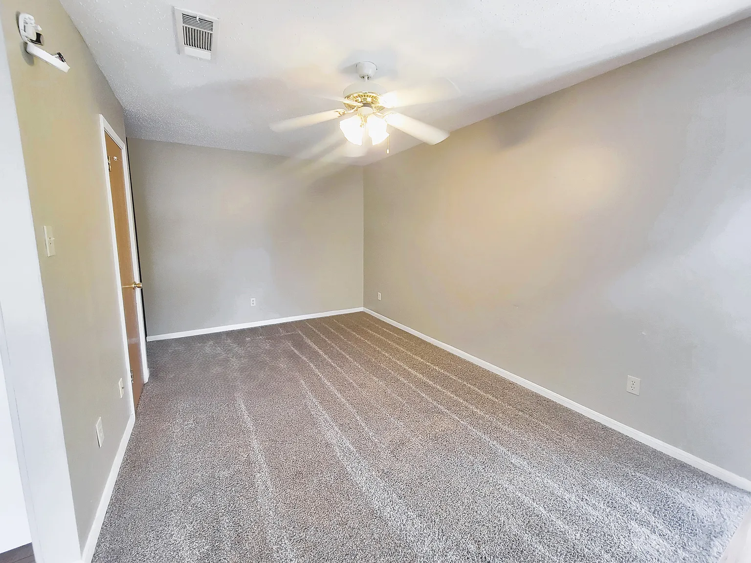 2 bed, 650 sqft, $865 — Photo 4
