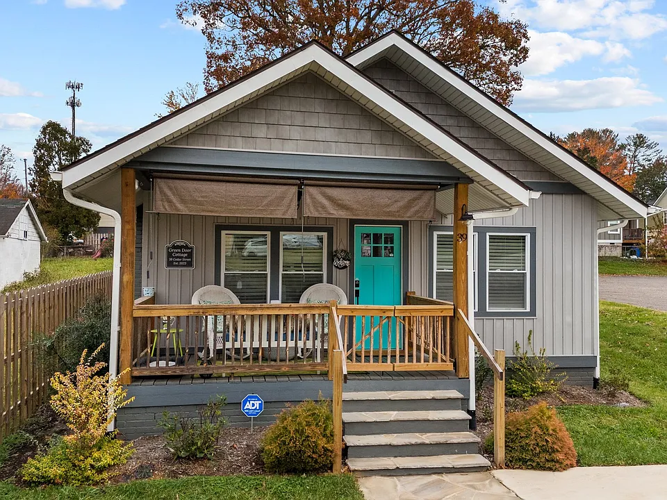 39 Cedar St
