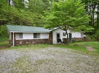 10262 E Dobson Rd, Bloomfield, IN 47424