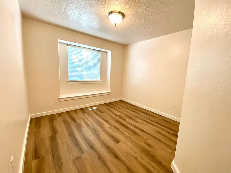 1014 N Manship Ave — Photo 29