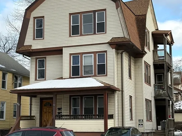 797 Carew St, Springfield, MA 01104