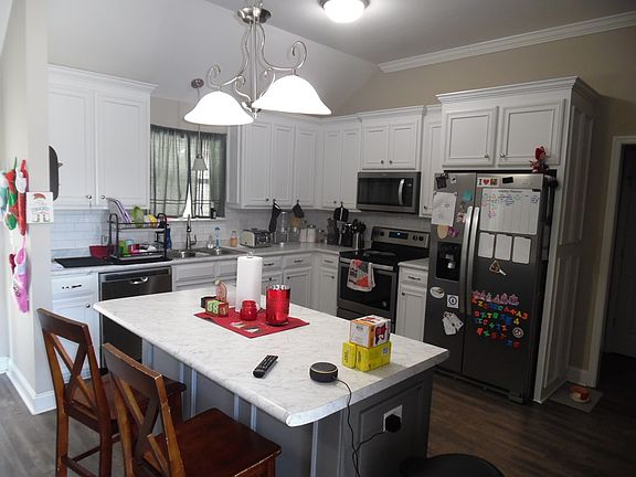 4th image of 3284 Kelsee Cir.