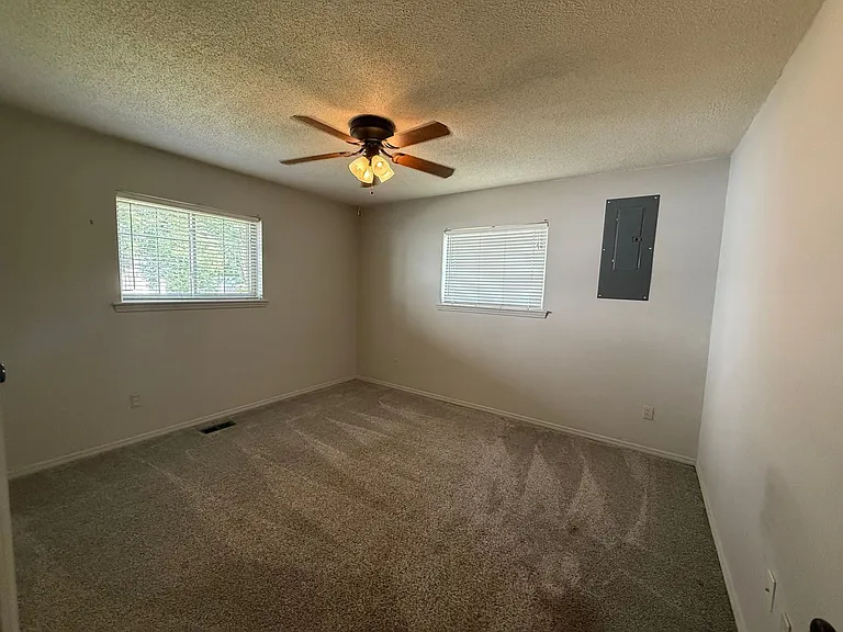 5700 Grand Ave — Photo 3