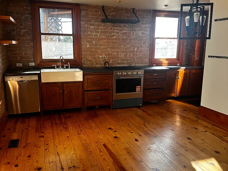 309 N Almond St — Photo 35