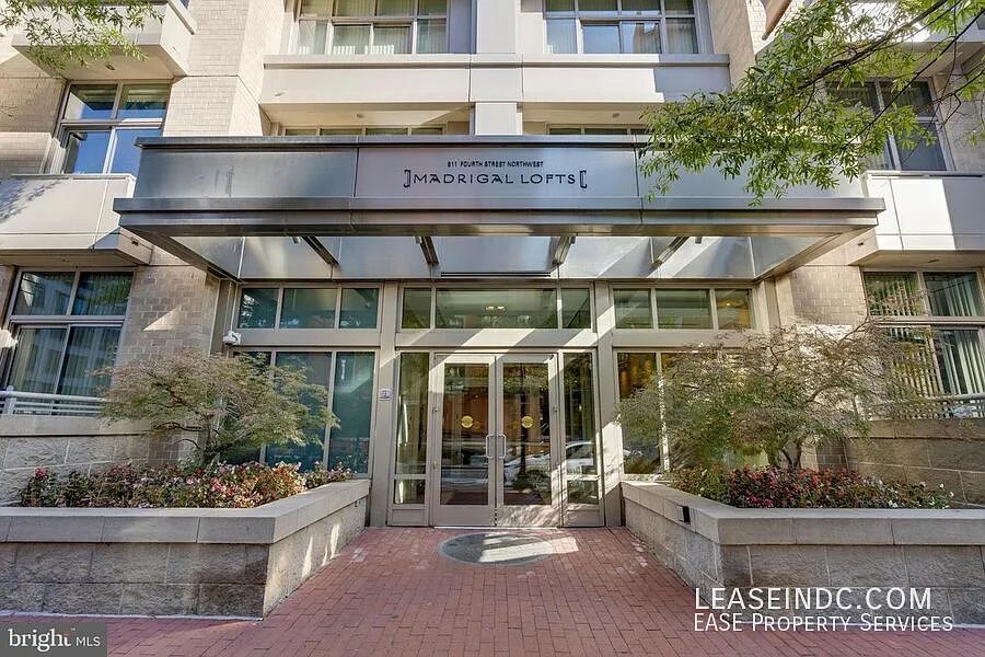 2 bed, 1059 sqft, $4,000 — Photo 2