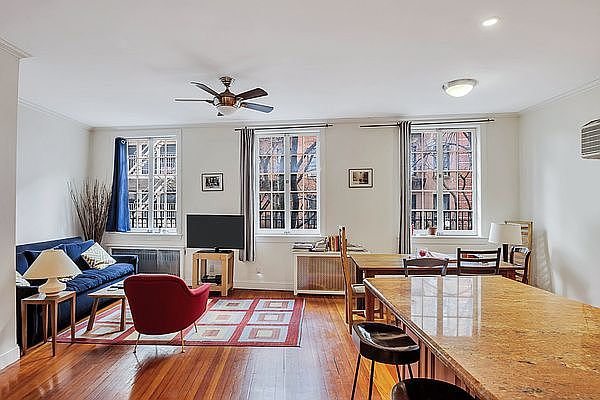 1st image of 112 Christopher St #3