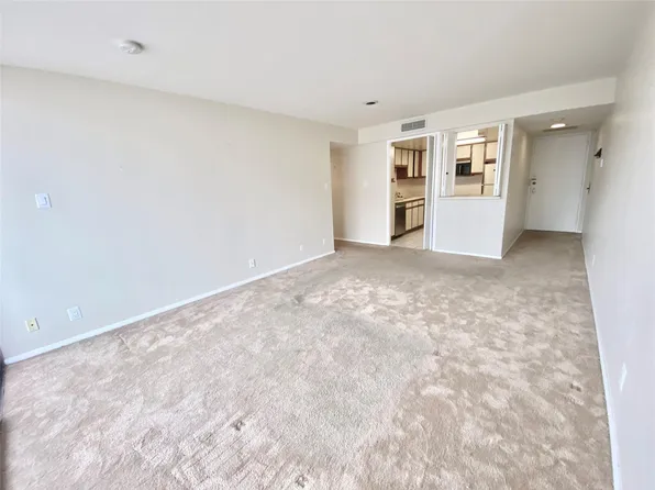 2016 Main St APT 1403, Houston, TX 77002