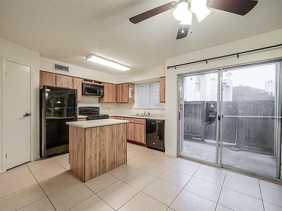 4th image of 3919 Fairmont Pkwy APT 110