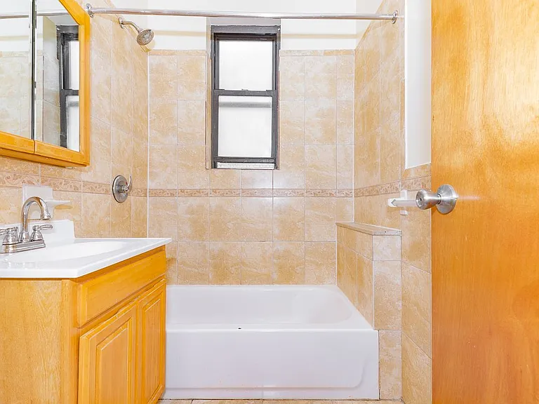 280 Crown St #B8 — Photo 5