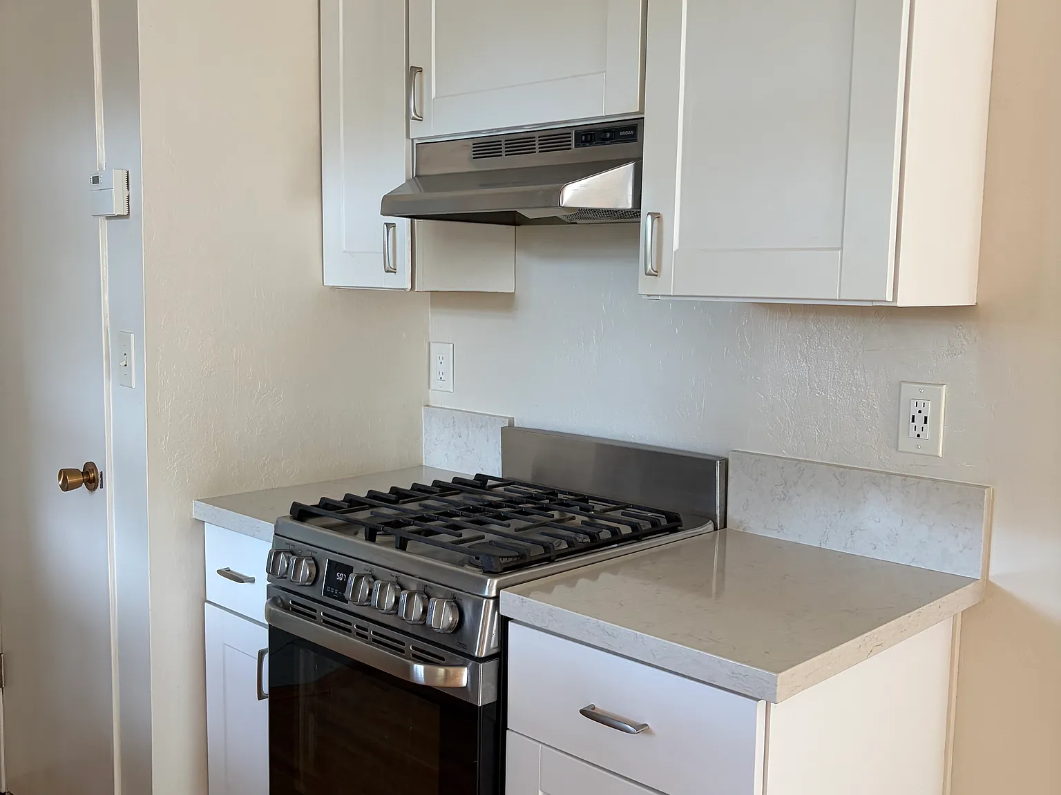 Studio, 500 sqft, $2,550 — Photo 4