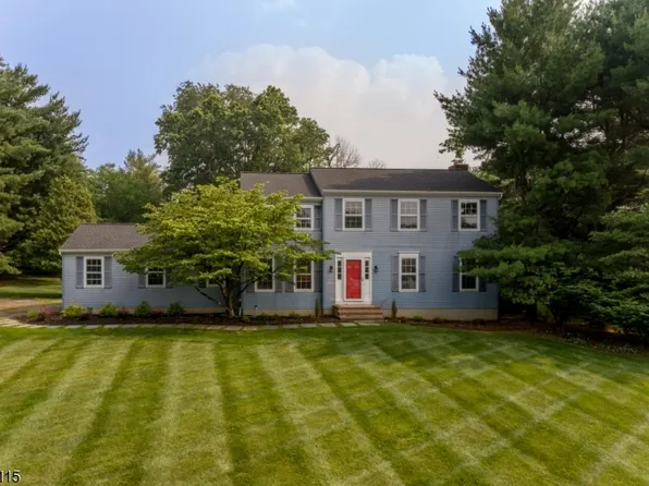 16 Horseshoe Dr, Raritan Twp., NJ 08822