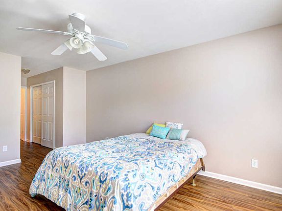 3rd image of 6010 Dewitt Dr