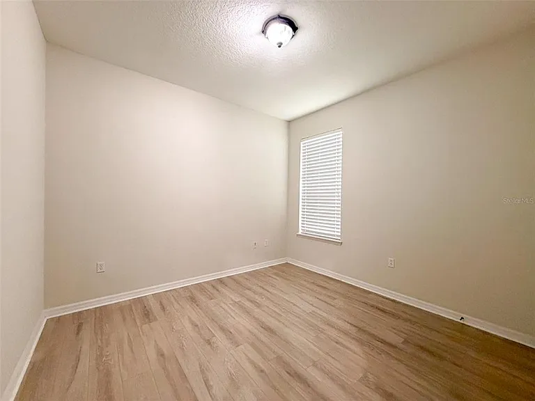 12947 Runswick Ave — Photo 28