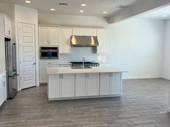 9416 S 41st Dr, Laveen, AZ 85339