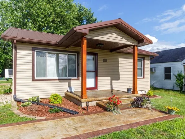 131 Cedar Crest Dr, Lebanon, MO 65536