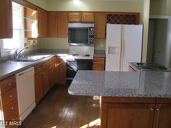 2nd image of 9911 S Park Cir