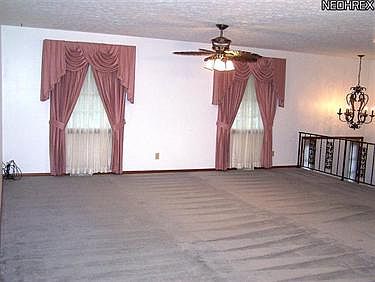 4th image of 214 Greenridge Dr