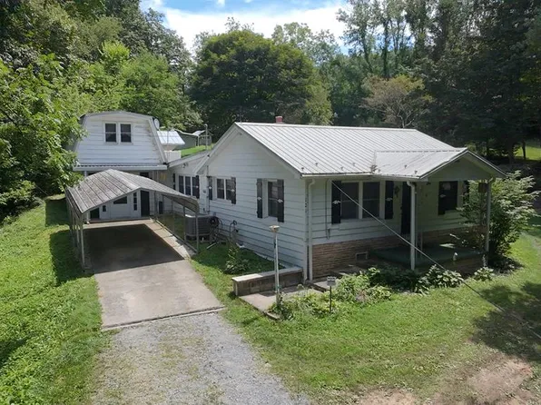 121 Sapwood Dr, Marion, VA 24354