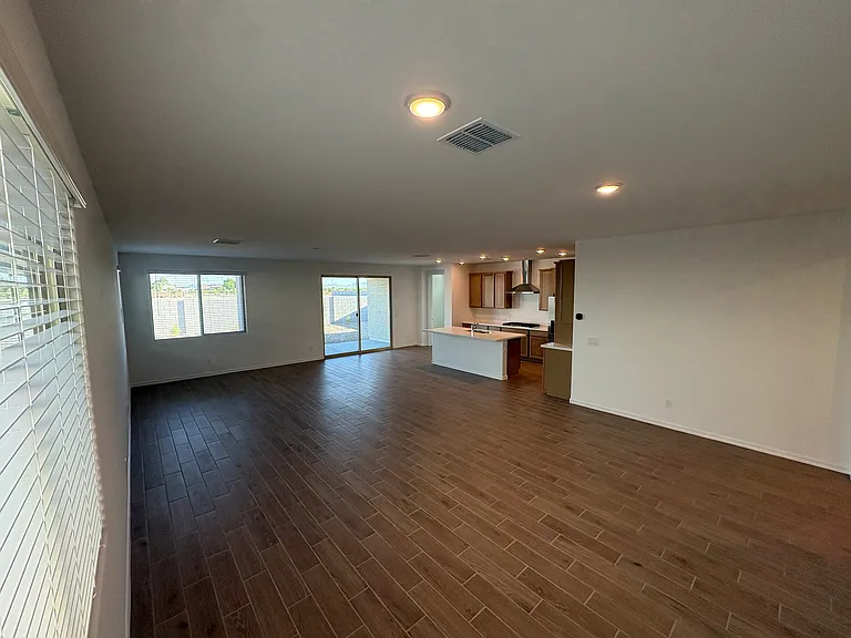 675 W Riparian Dr — Photo 19