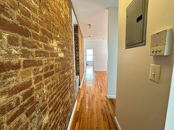 3rd image of 160 W 118th St #5