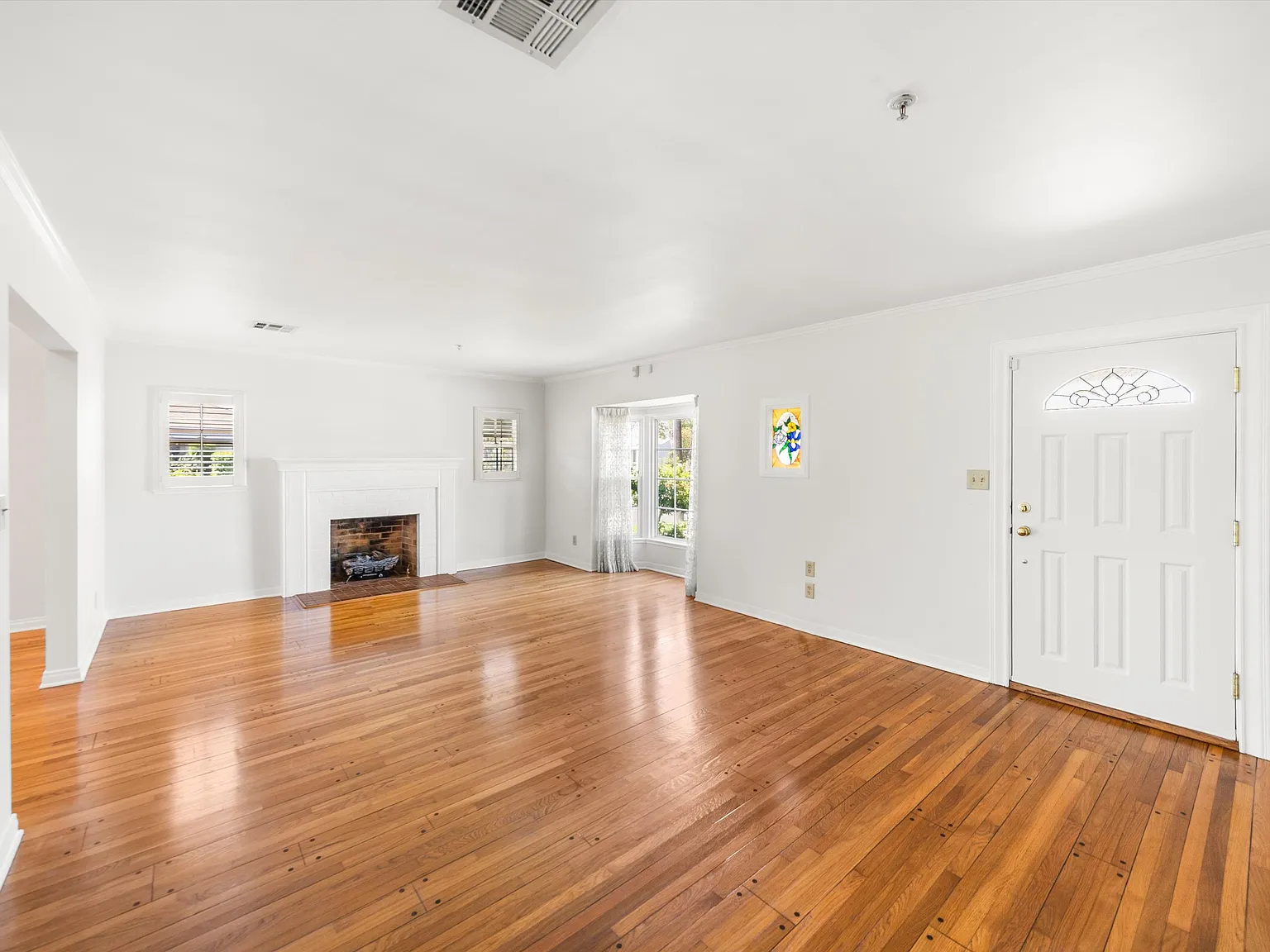 3 bed, 2.5 bath, 2107 sqft, $4,500 — Photo 3
