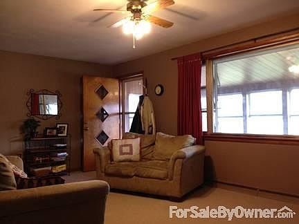2nd image of 120 E Lincoln Dr