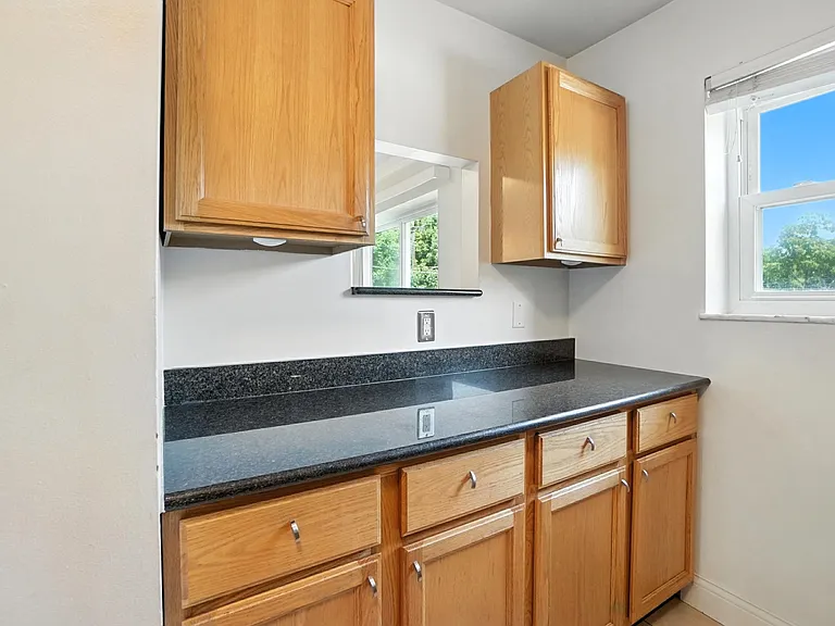 2270 Madison Rd #1B — Photo 22