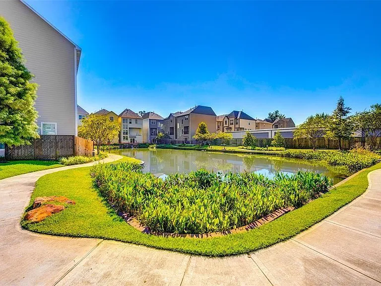 1415 Adell Rose Ln — Photo 4