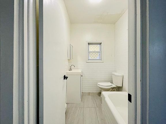 3rd image of 111 Clendenny Ave #1A
