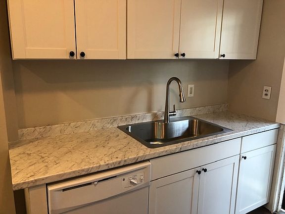 2nd image of 600 Bell Ave