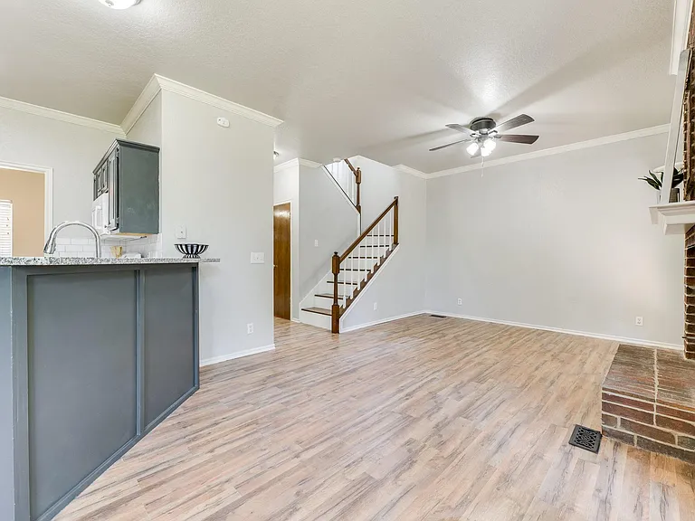 1829 Courtney Ln — Photo 22