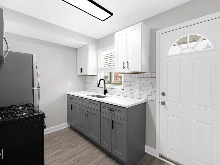 Oakwood Townhomes — Photo 9