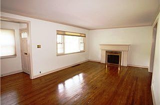 1st image of 710 Greenwood Rd